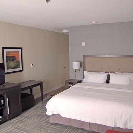 Hampton Inn Mcpherson Buitenkant foto