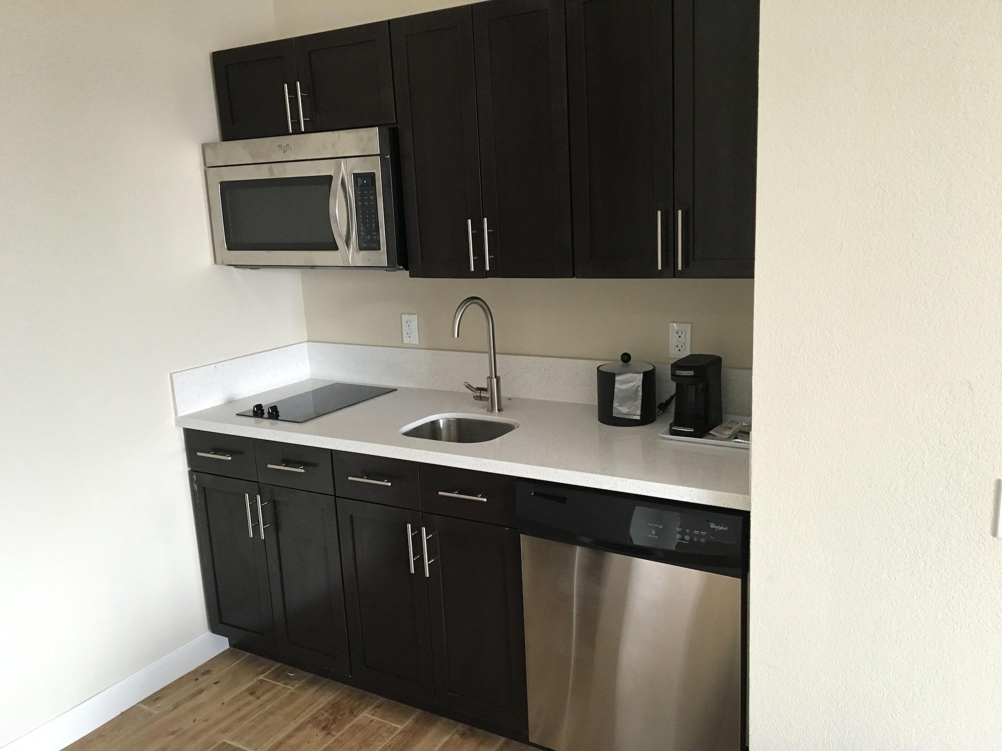 Hampton Inn Mcpherson Buitenkant foto