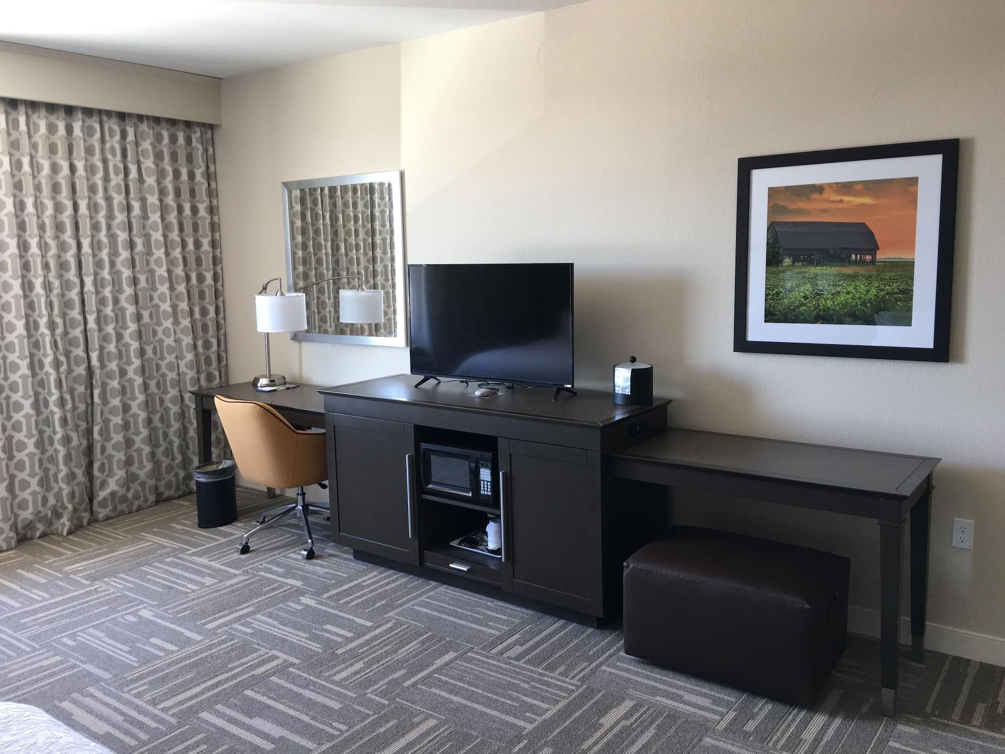 Hampton Inn Mcpherson Buitenkant foto