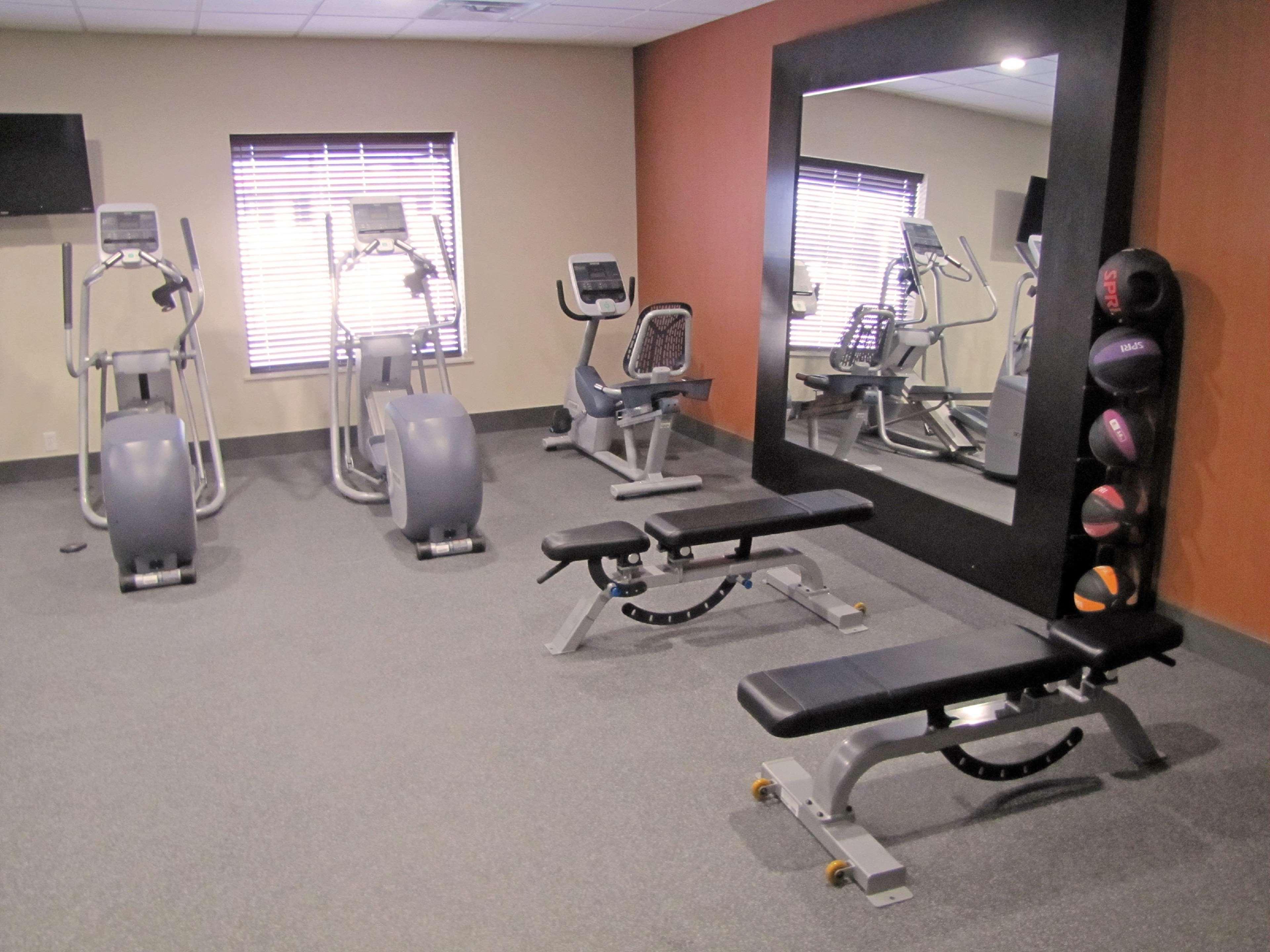 Hampton Inn Mcpherson Buitenkant foto