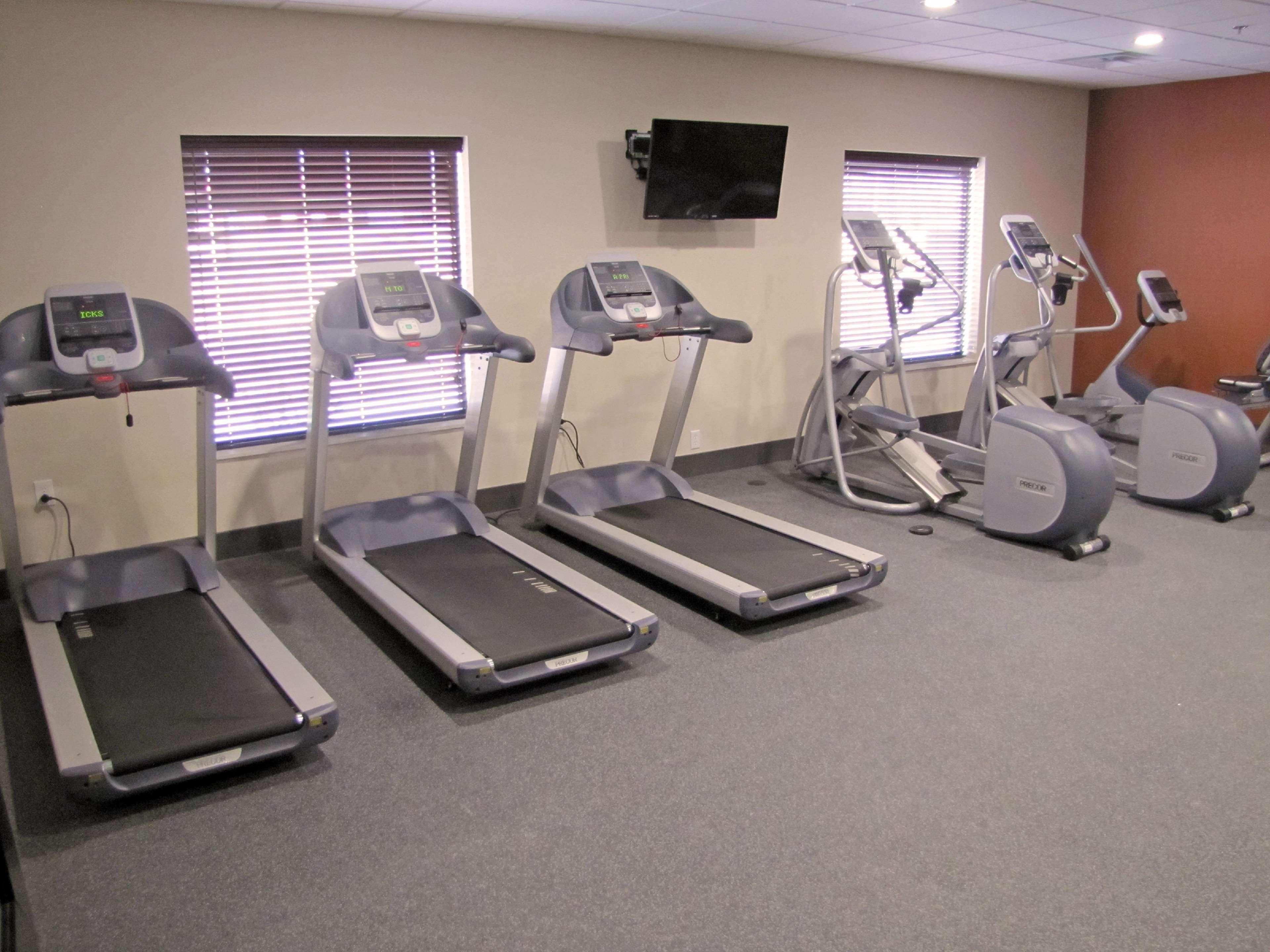 Hampton Inn Mcpherson Buitenkant foto