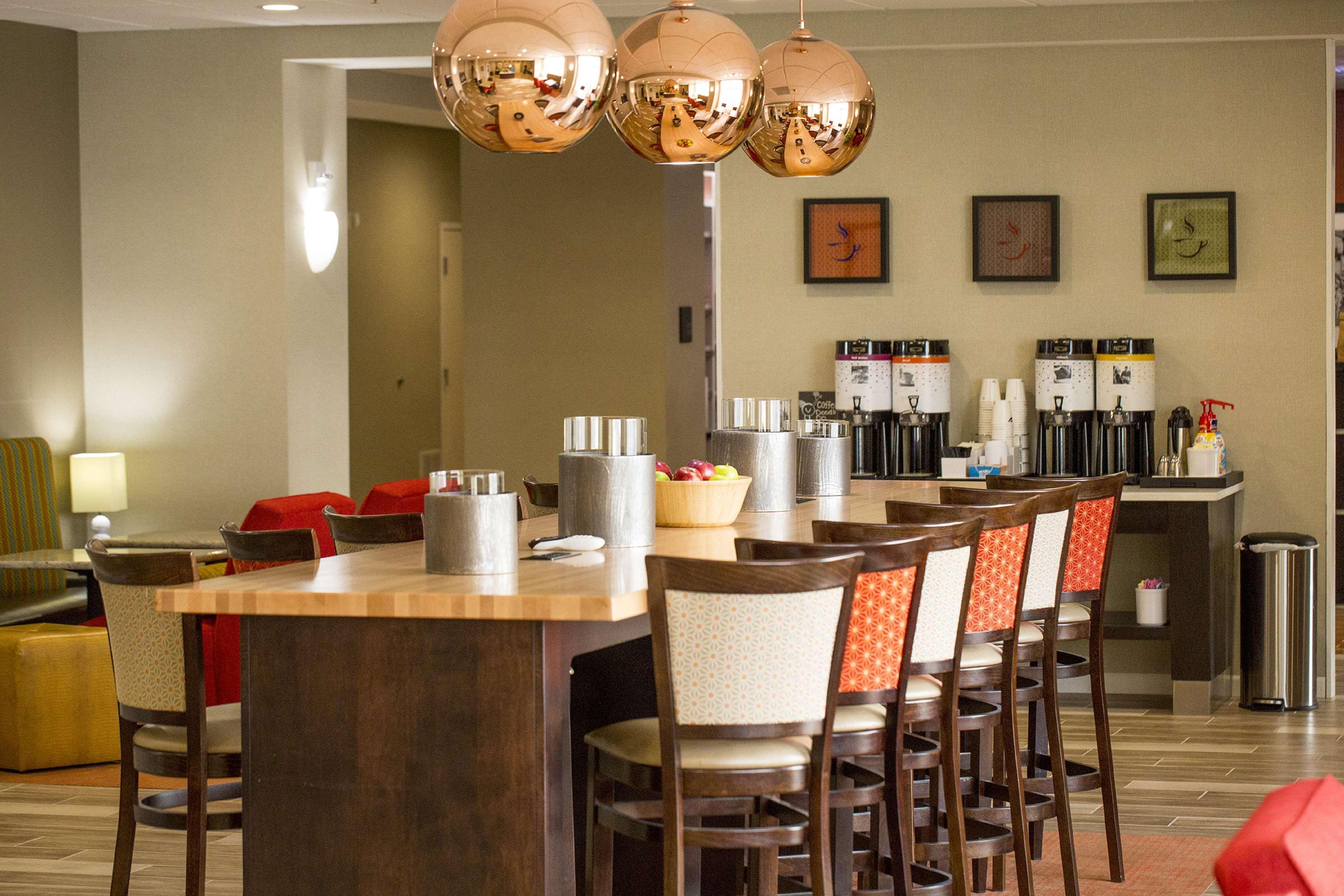 Hampton Inn Mcpherson Buitenkant foto