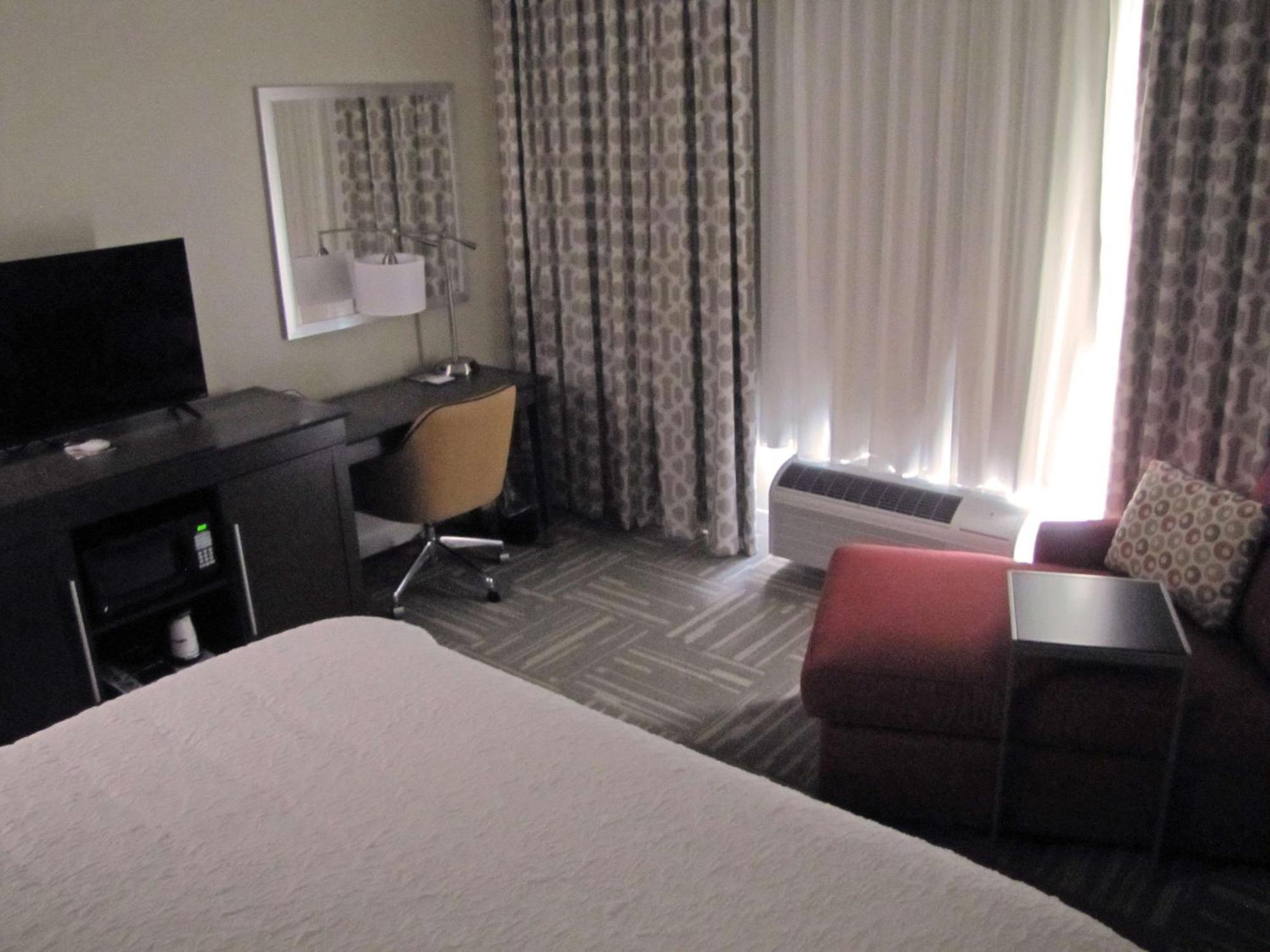 Hampton Inn Mcpherson Buitenkant foto