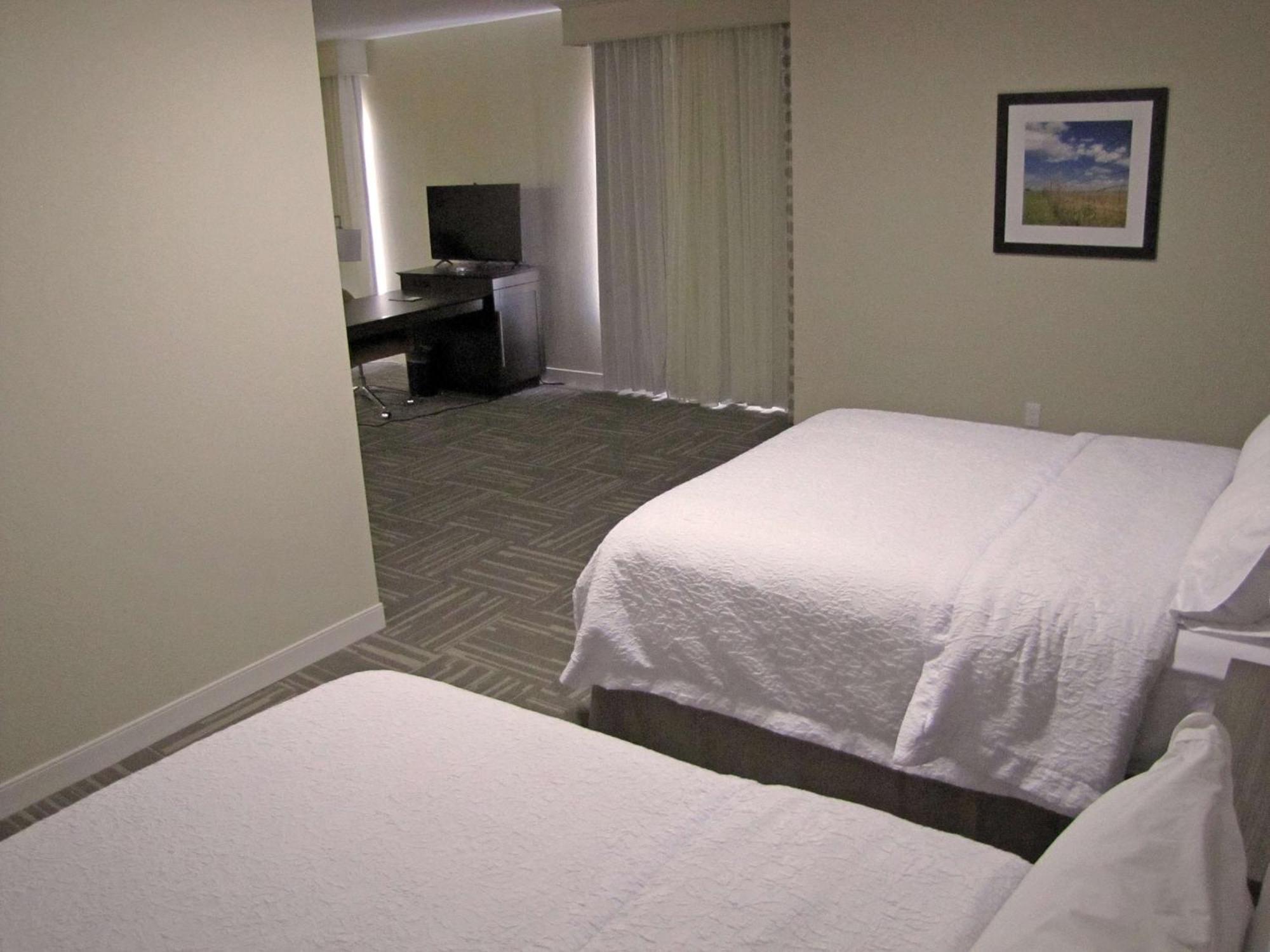 Hampton Inn Mcpherson Buitenkant foto