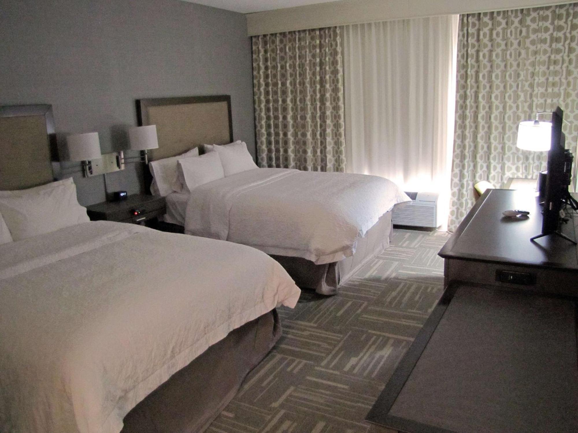 Hampton Inn Mcpherson Buitenkant foto